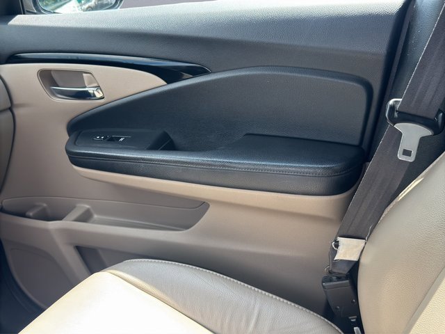 2022 Honda Pilot Touring photo 25