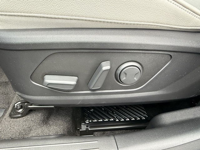 2025 Hyundai Tucson Hybrid Limited photo 12