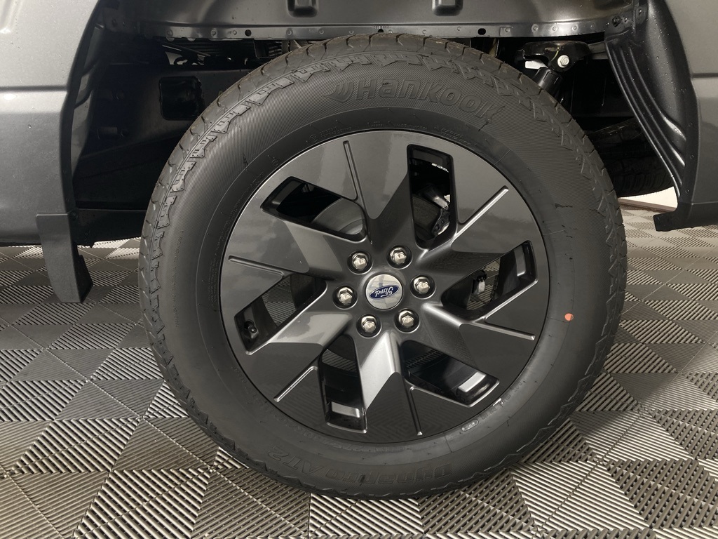 2025 Ford F-150 STX photo 6