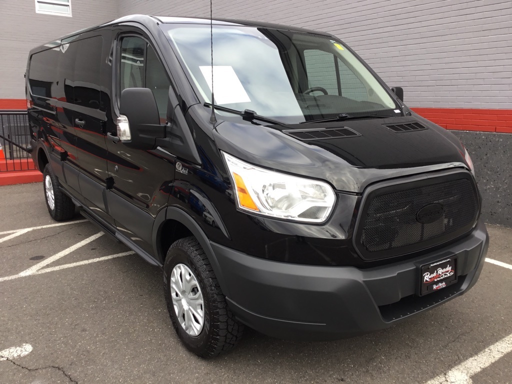 2017 Ford Transit photo 2