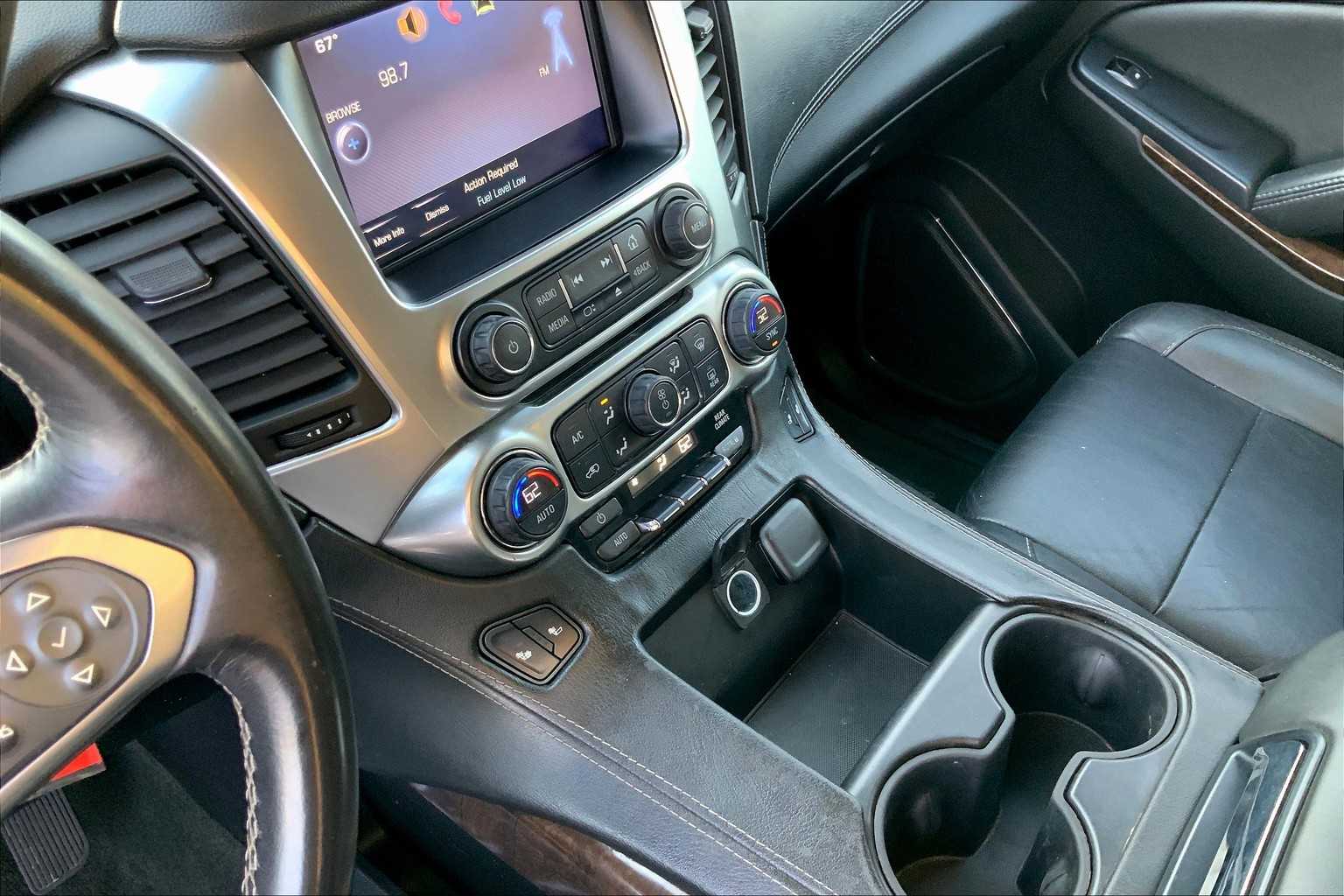 2015 Chevrolet Suburban LT photo 16