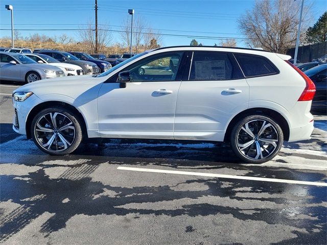 2025 Volvo XC60 B5 photo 2