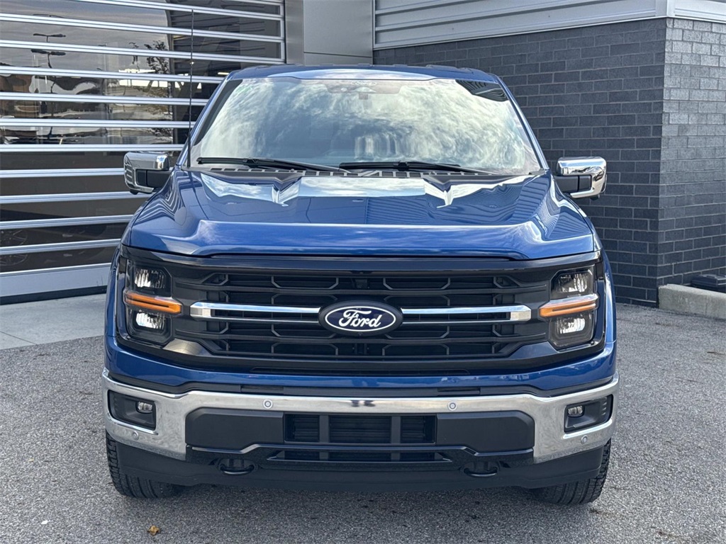 2025 Ford F-150 XLT photo 2