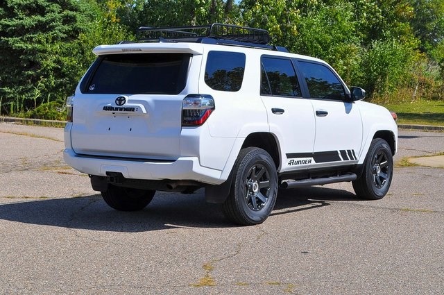2022 Toyota 4Runner SR5 Trail photo 2