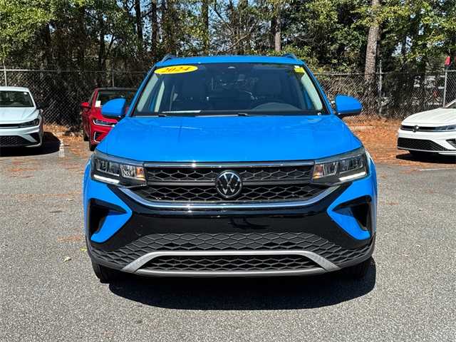 2024 Volkswagen Taos SE photo 2