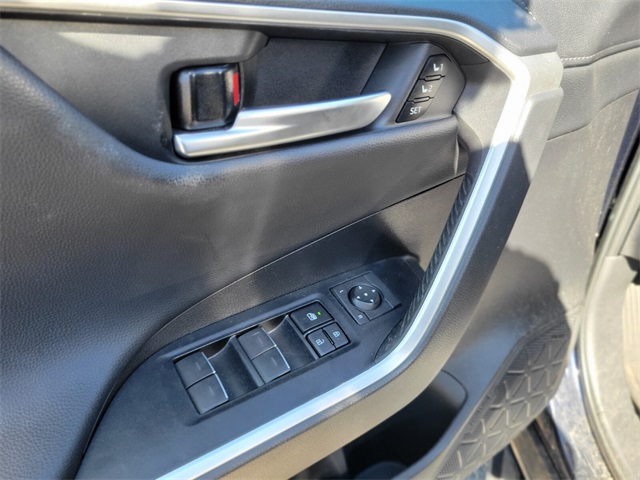 2023 Toyota RAV4 Hybrid Limited photo 14