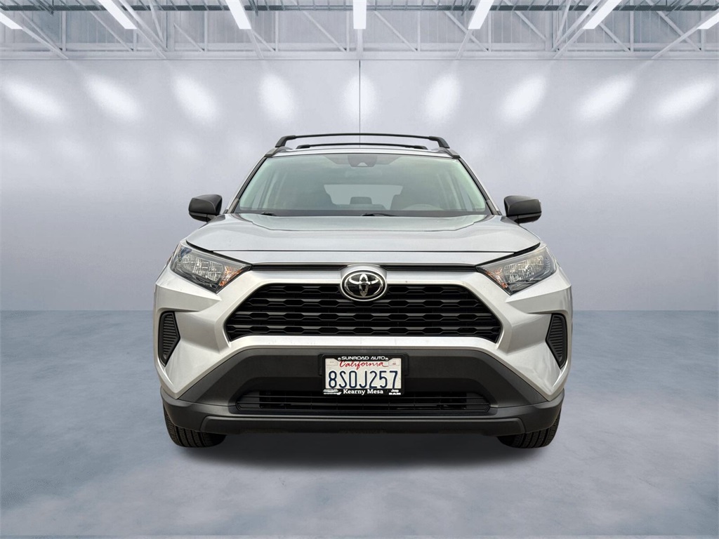 2020 Toyota RAV4 LE photo 2