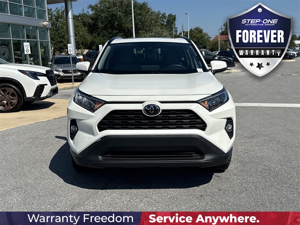 2021 Toyota RAV4 XLE Premium photo 3