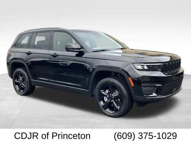 2025 Jeep Grand Cherokee Altitude's photo