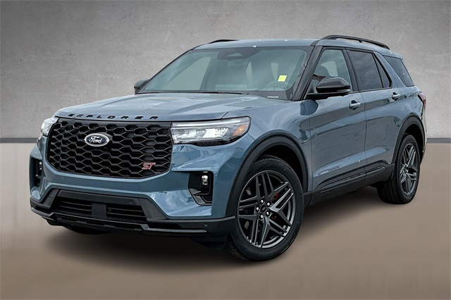 2025 Ford Explorer ST's photo