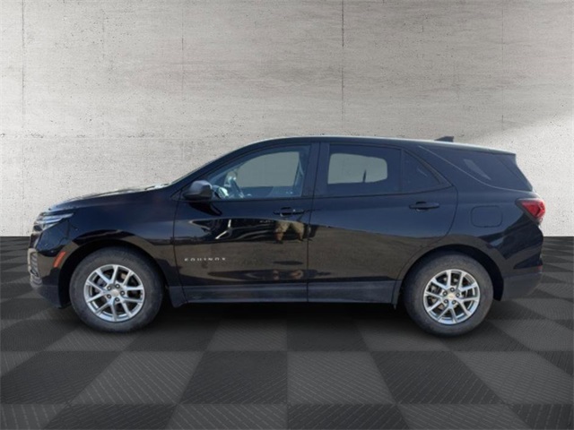 2024 Chevrolet Equinox LS photo 4