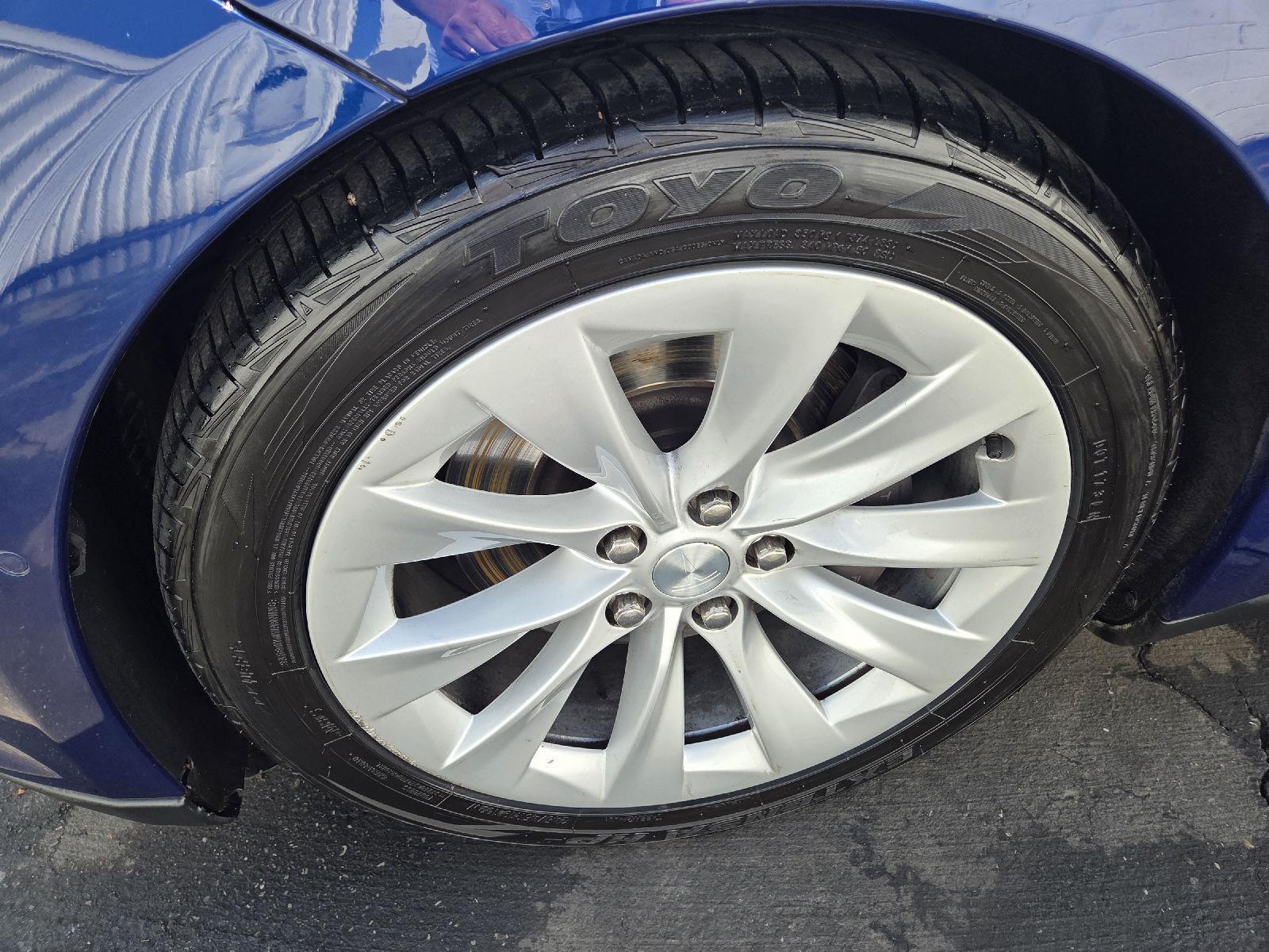 2016 Tesla Model S 70D photo 23