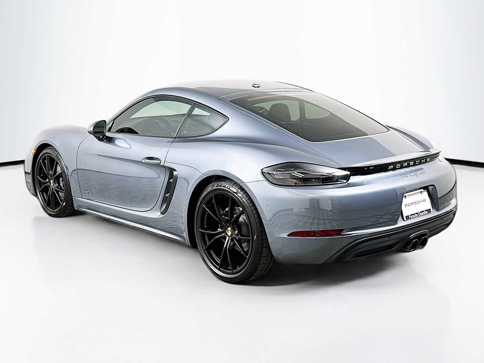 2025 Porsche Cayman photo 3