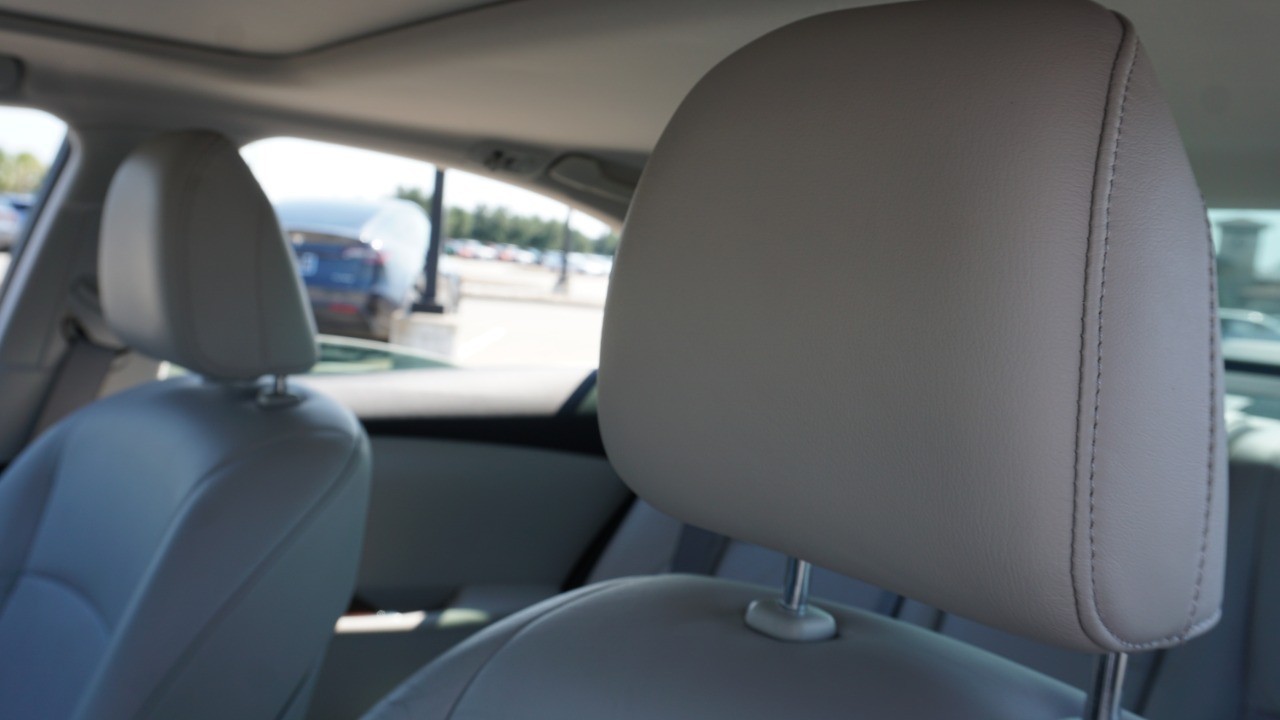 2010 Lexus ES 350 photo 25