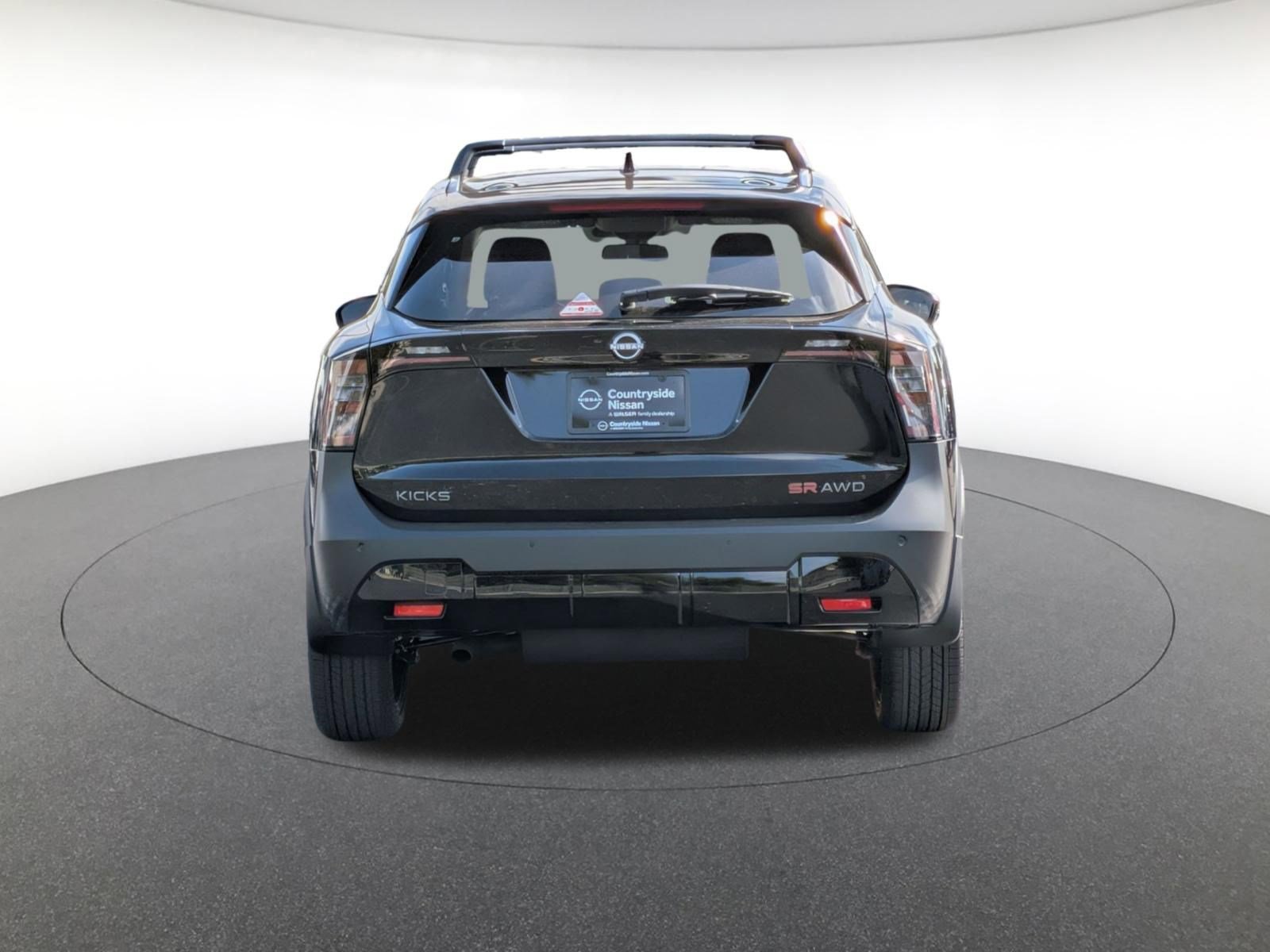 2026 Nissan Kicks SR photo 3