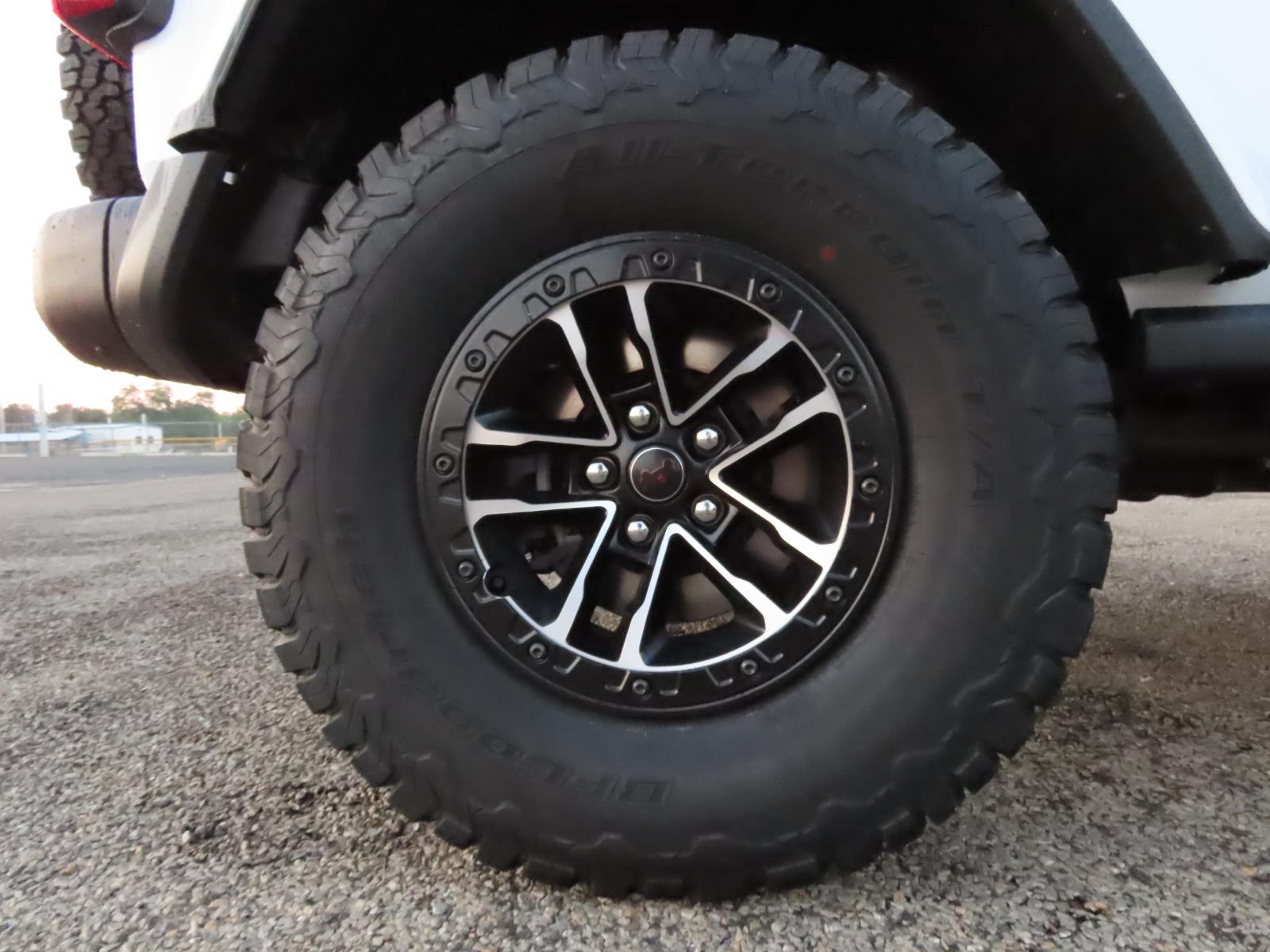 2025 Jeep Wrangler Rubicon X photo 5