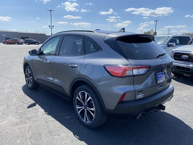 2022 Ford Escape SEL photo 8