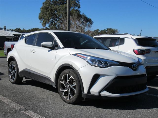 2021 Toyota C-HR XLE's photo