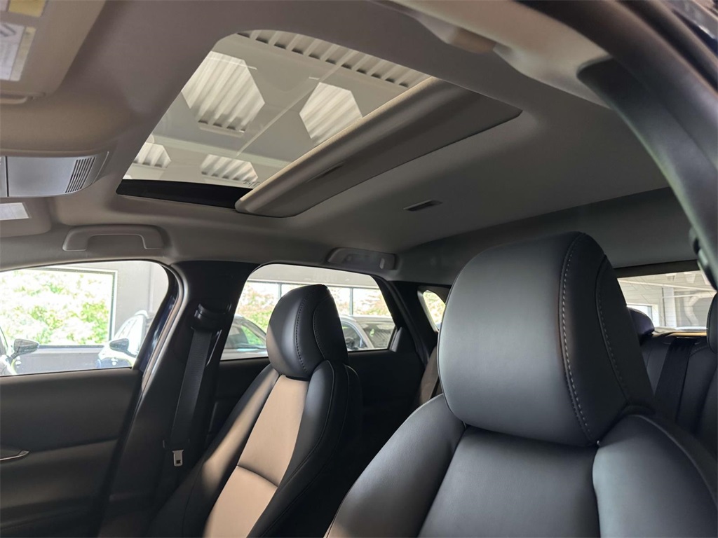 2025 Mazda CX-30 2.5 S Preferred photo 4