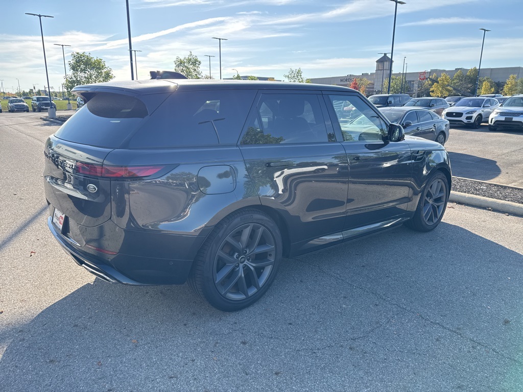 2023 Land Rover Range Rover Sport SE photo 3