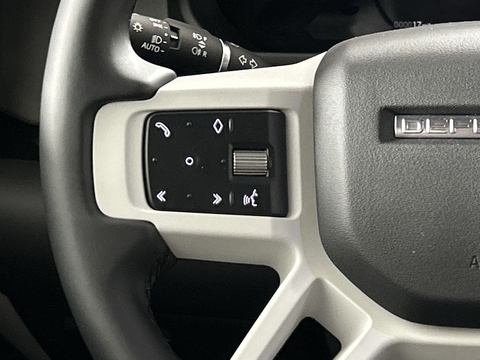 2025 Land Rover Defender 130 S photo 11