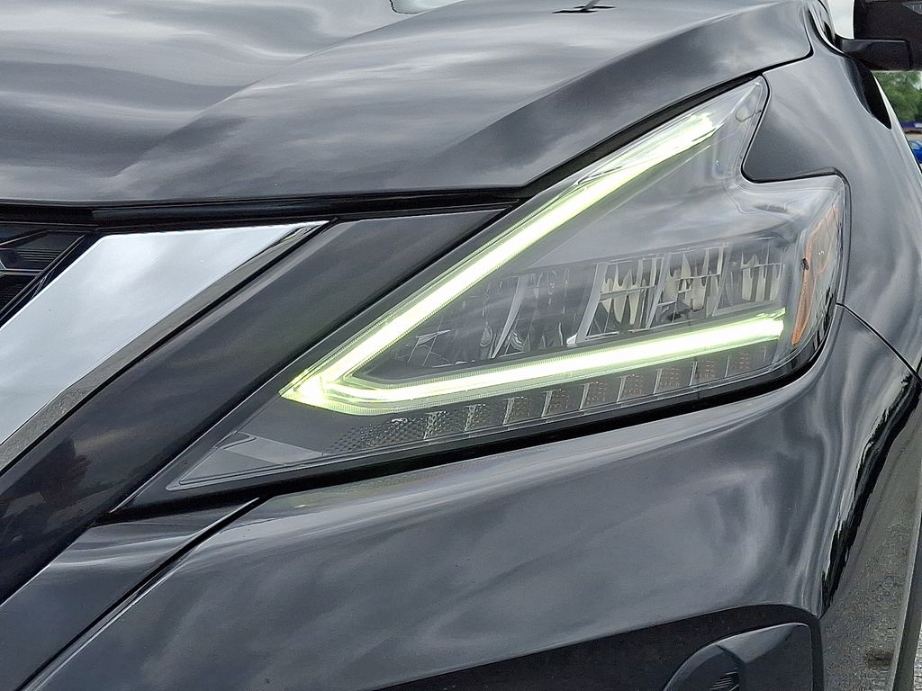 2023 Nissan Murano SV photo 9