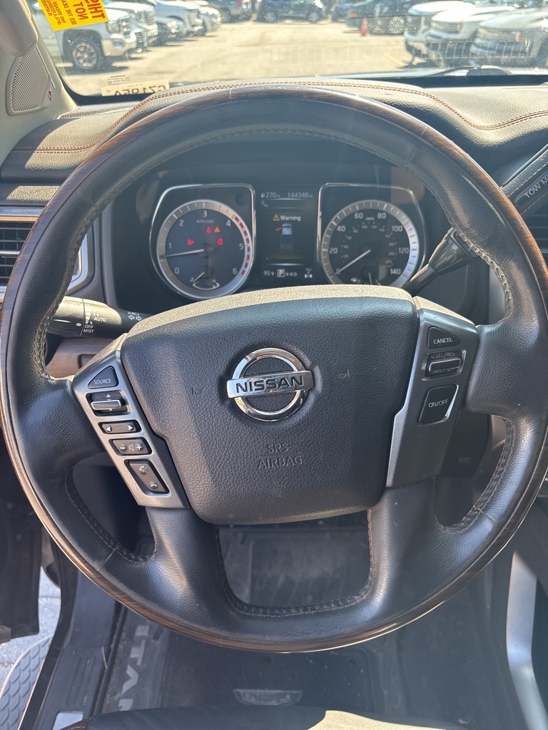 2016 Nissan Titan Crew Cab Platinum Reserve photo 15