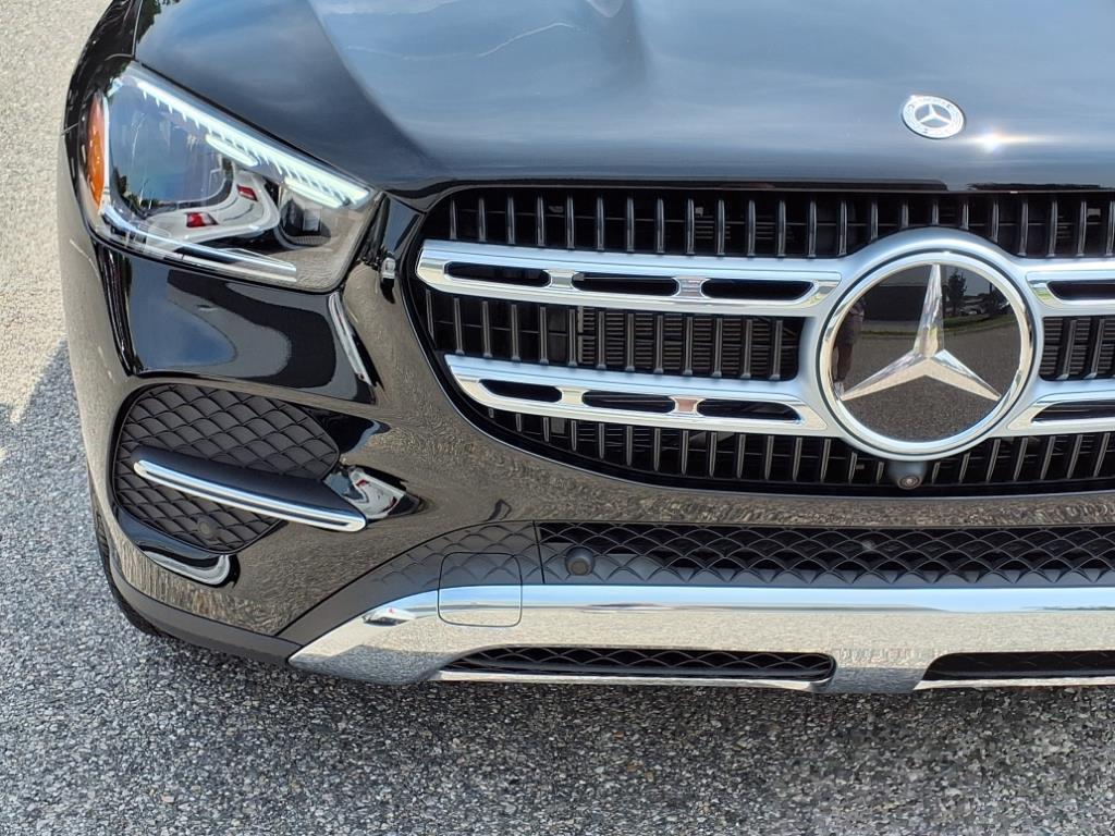 2025 Mercedes Benz GLE 450 4MATIC photo 3