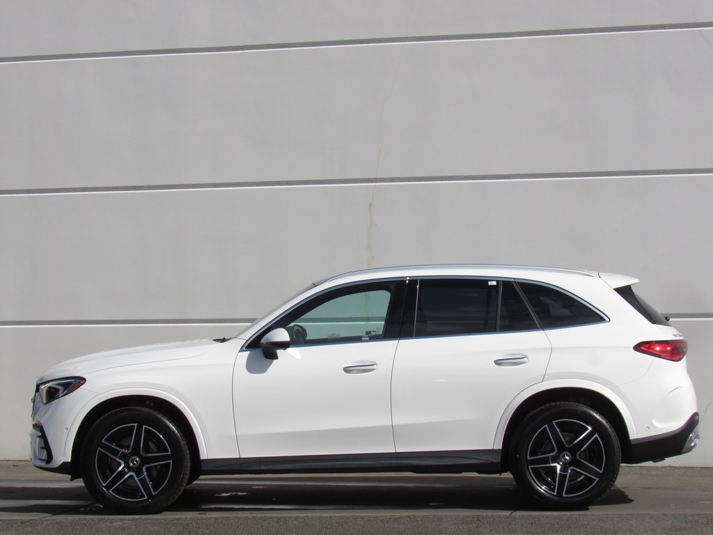 2025 Mercedes Benz GLC 300 4MATIC photo 4