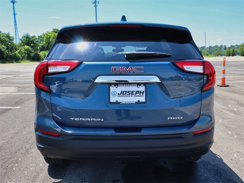 2024 Gmc Terrain SLE photo 3