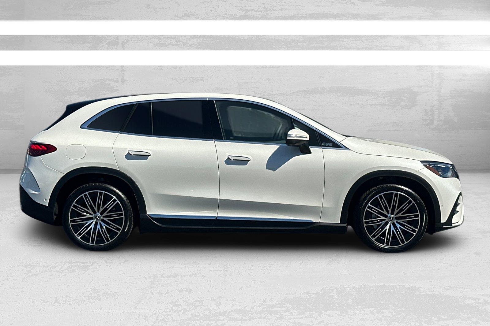 2023 Mercedes Benz 500 4MATIC photo 2