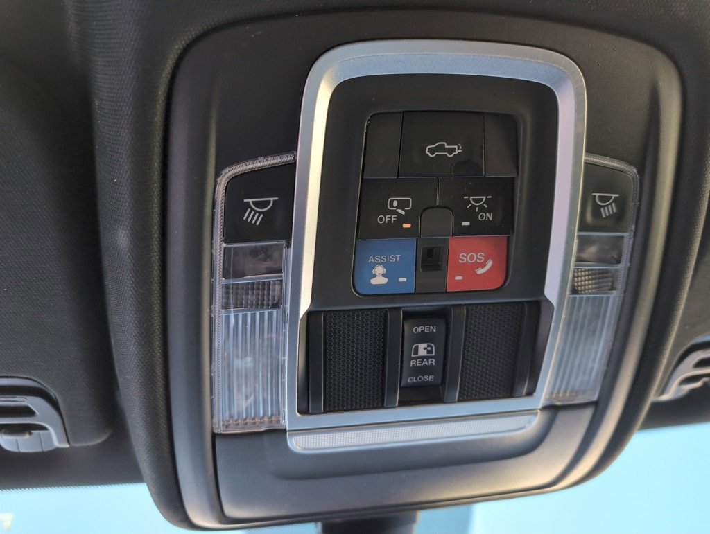 2020 Ram 1500 Laramie photo 21