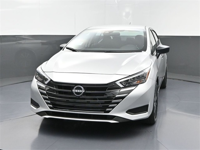 2025 Nissan Versa 1.6 S photo 2
