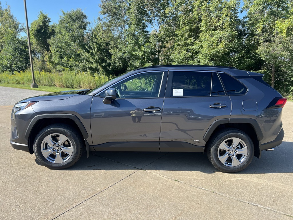 2025 Toyota RAV4 Hybrid LE photo 2