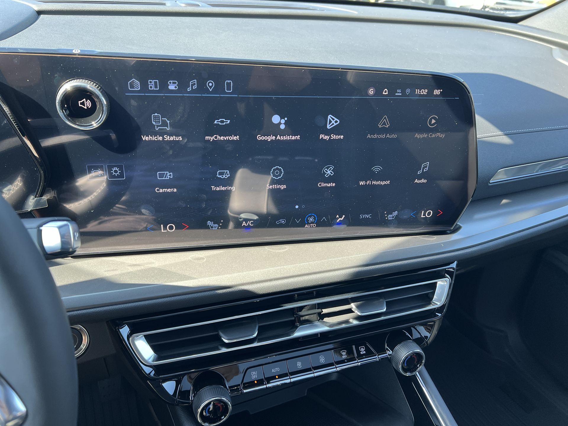 2026 Chevrolet Traverse photo 14
