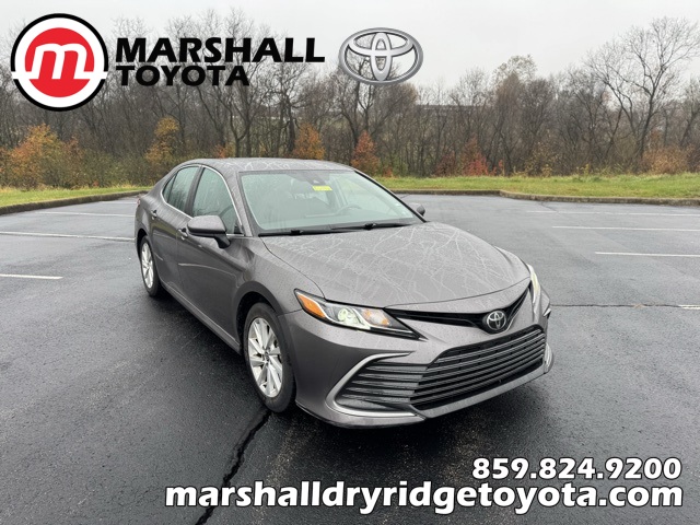 2023 Toyota Camry LE's photo