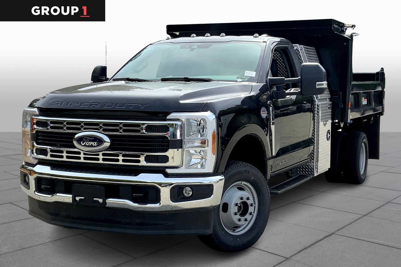 2025 Ford F-350 Super Duty Chassis Cab XL's photo