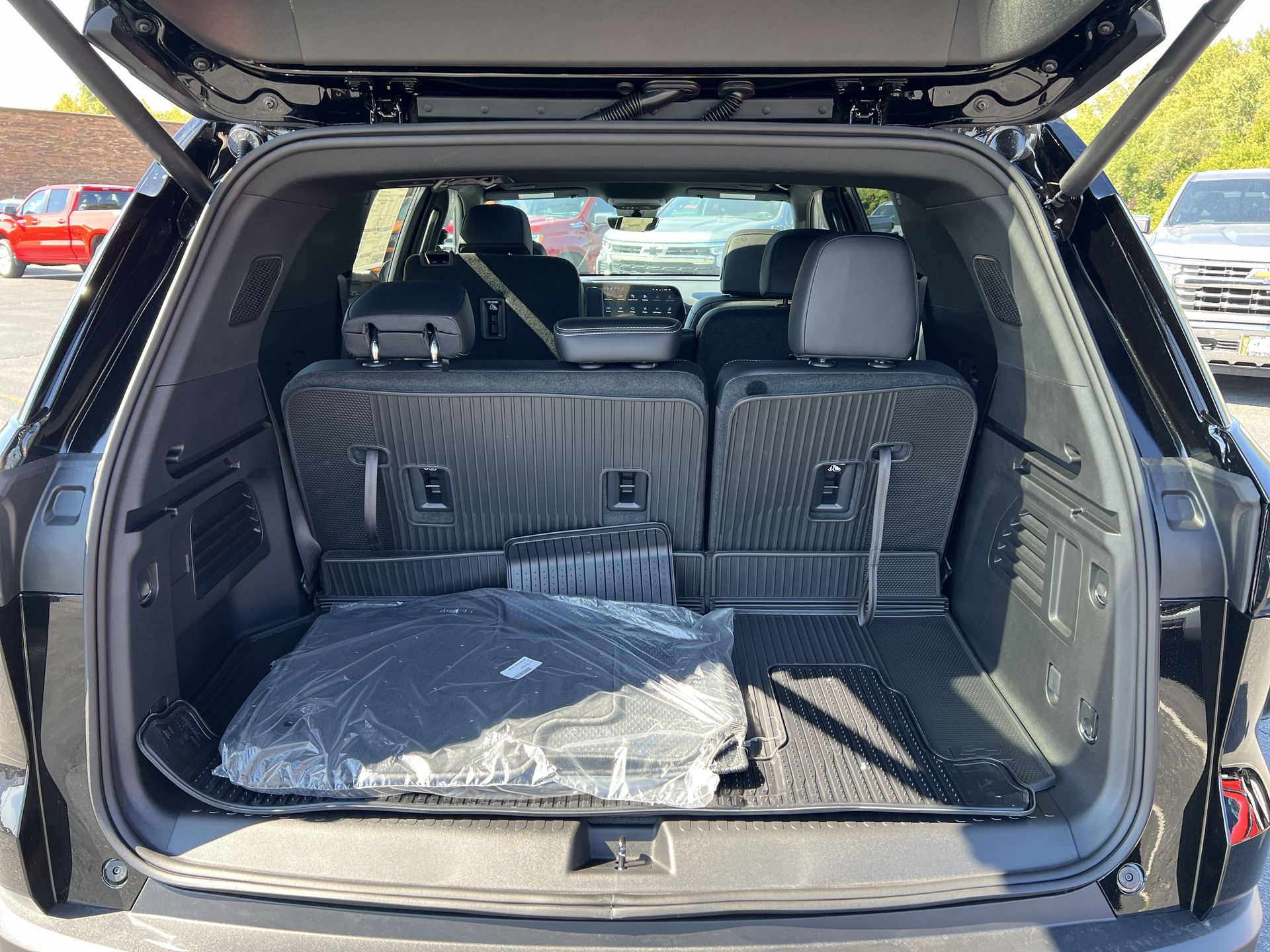 2026 Chevrolet Traverse photo 4