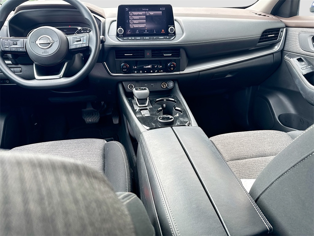 2023 Nissan Rogue SV photo 23