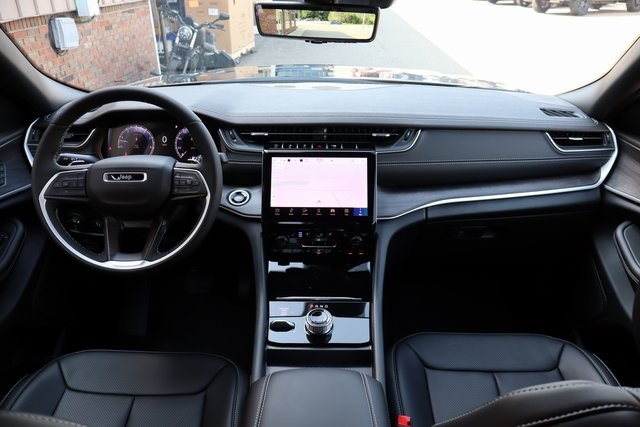 2025 Jeep Grand Cherokee Limited photo 39