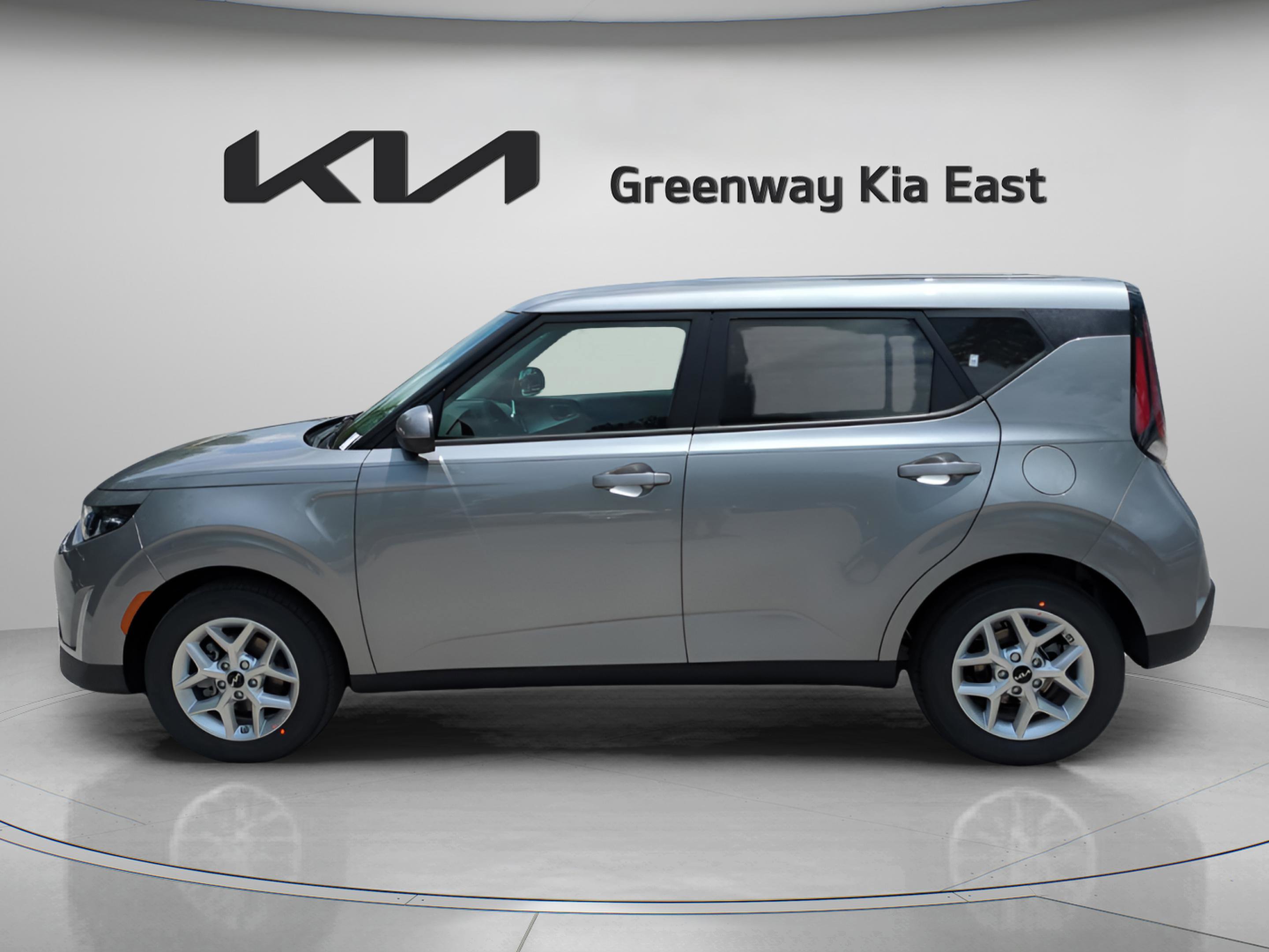 2025 Kia Soul LX photo 4