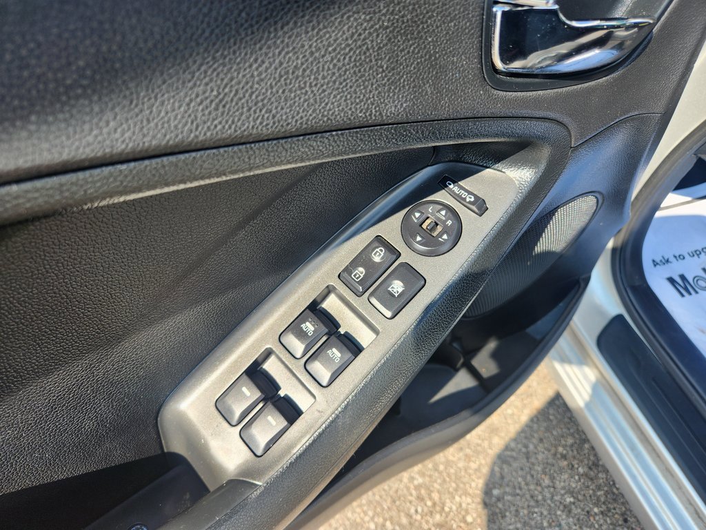 2016 Kia Forte EX photo 16