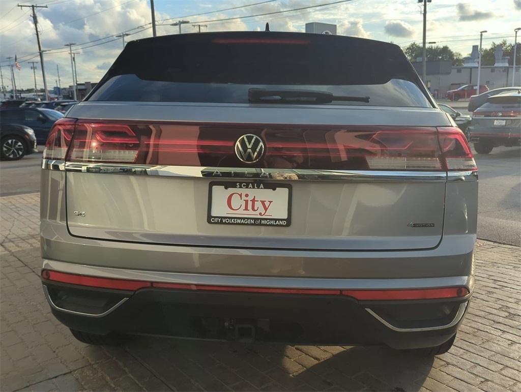 2025 Volkswagen Atlas Cross Sport SE Technology photo 3