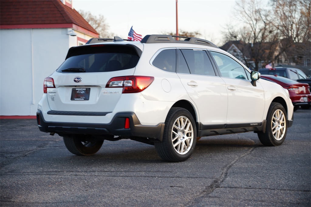 2018 Subaru Outback 2.5i photo 3