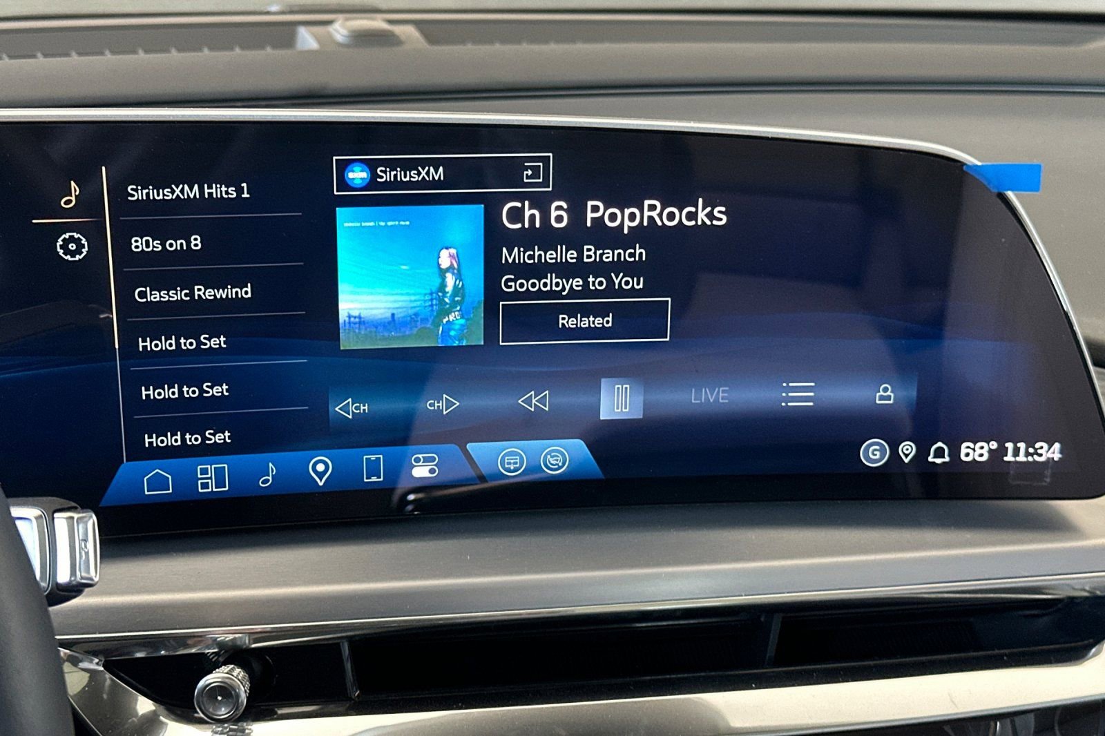 2025 Cadillac Lyriq Luxury photo 15