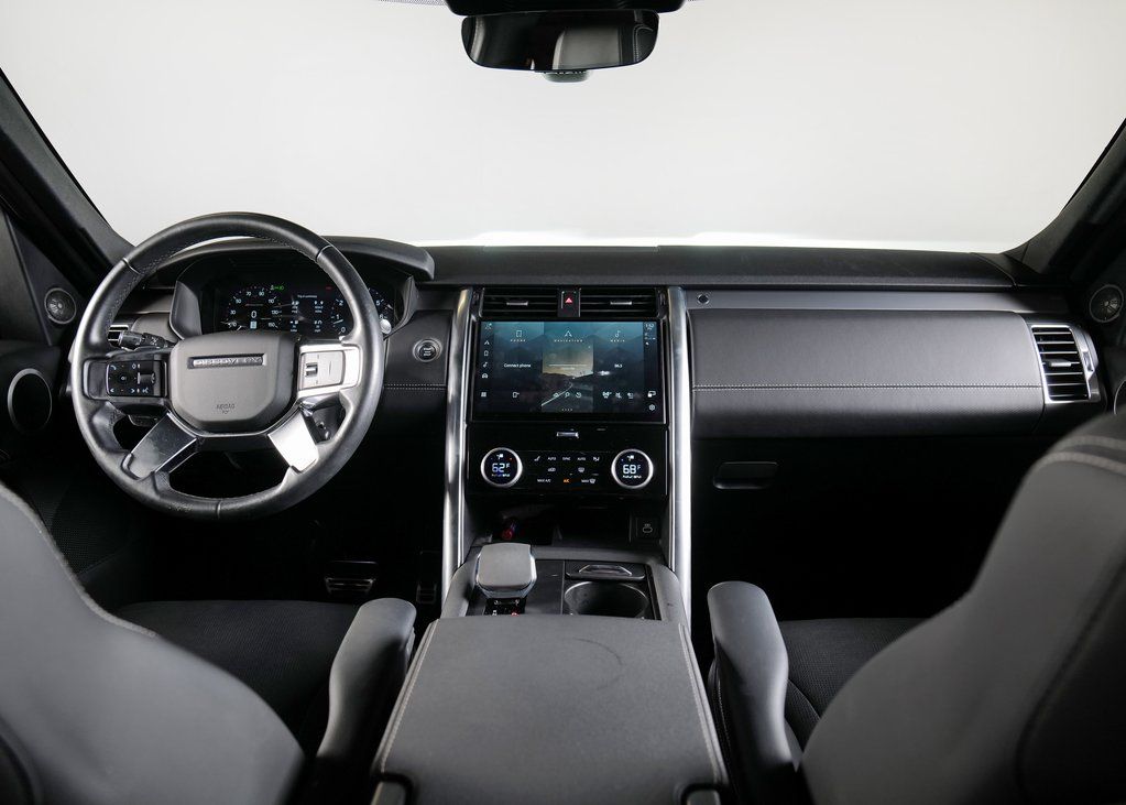 2021 Land Rover Discovery S photo 3