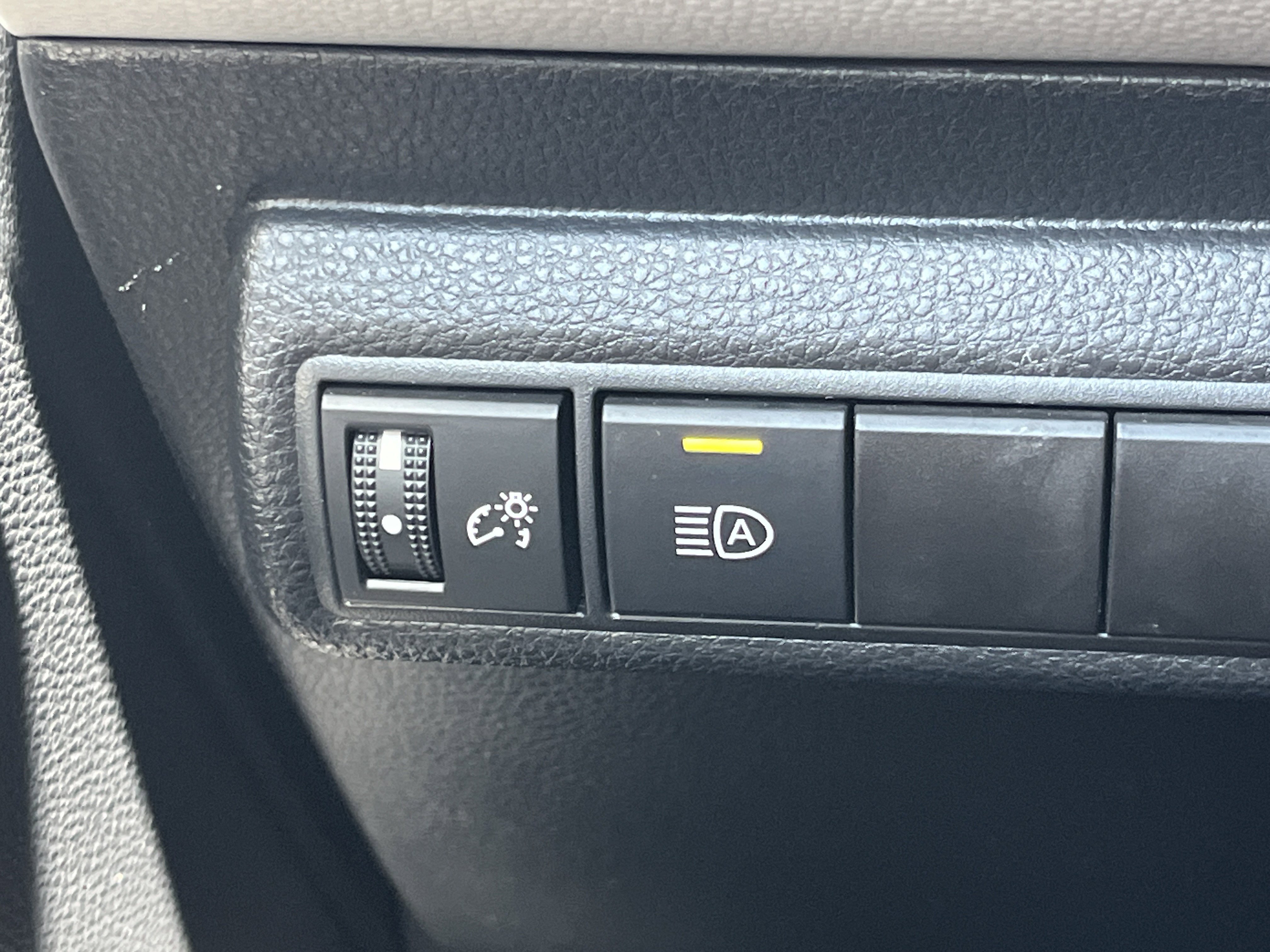 2024 Toyota Corolla LE photo 5