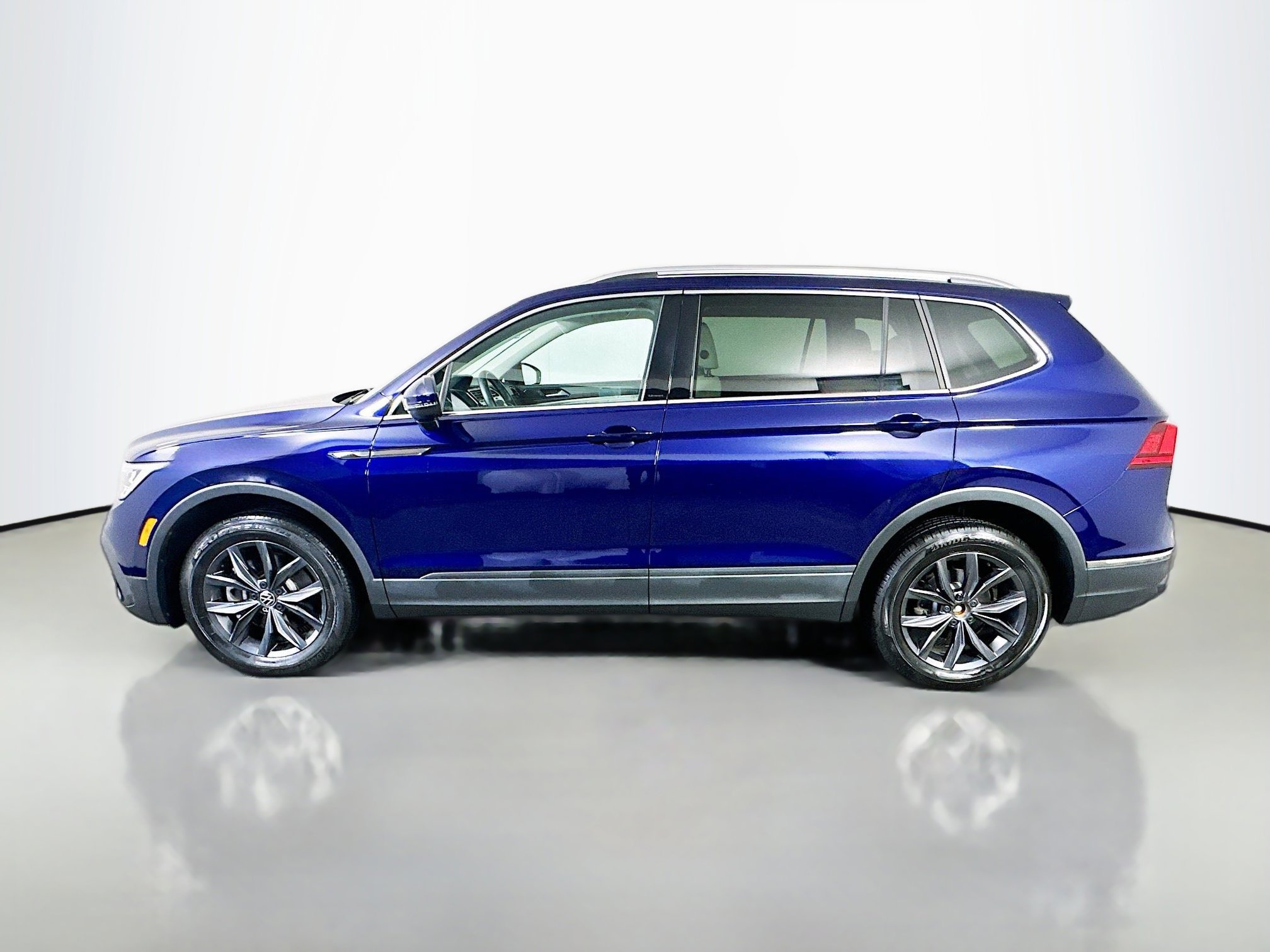 2023 Volkswagen Tiguan SE Sport photo 4