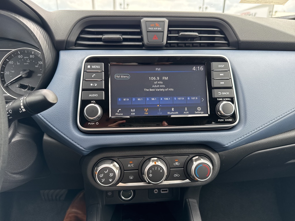 2025 Nissan Versa 1.6 SV photo 20