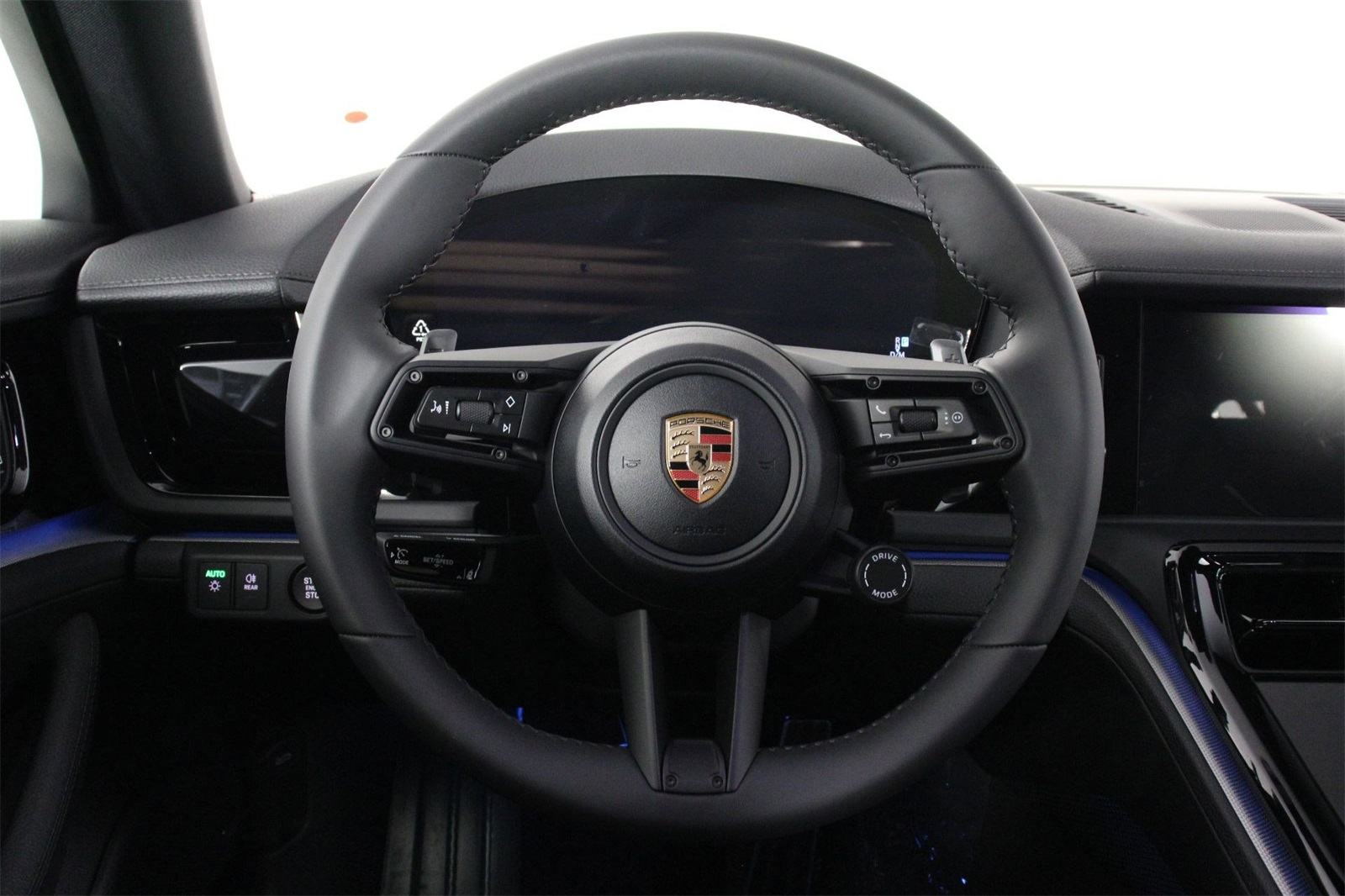 2025 Porsche Panamera 4 photo 12